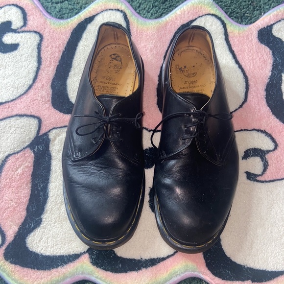 Vintage dr.Marten bowler shoes made in England. In great used shape. - Picture 2 of 13